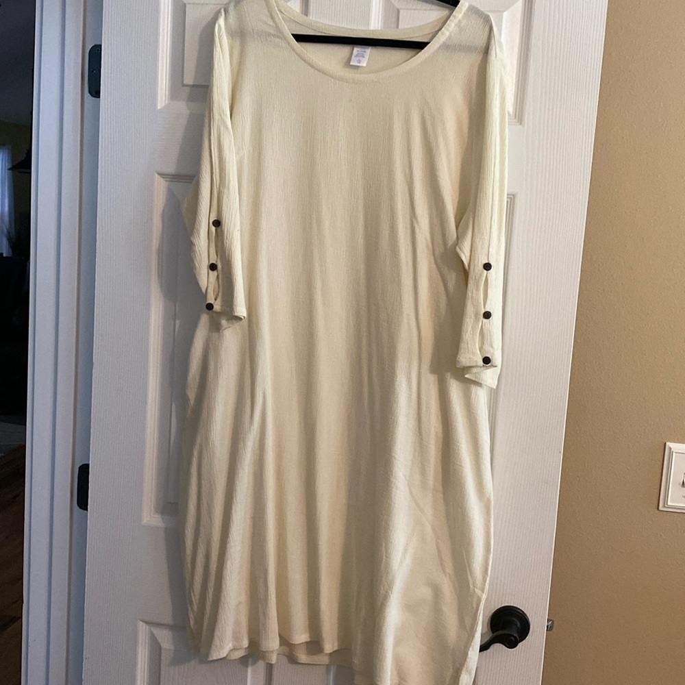 Size Xl 3/4 length sleeves cream dress